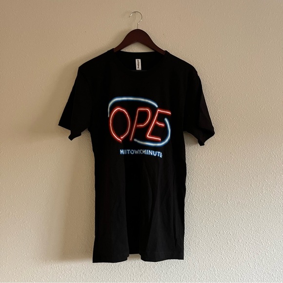 NWOT Ope Manitowoc Minute Graphic T Shirt Size Medium Midwest Comedy - Picture 4 of 6